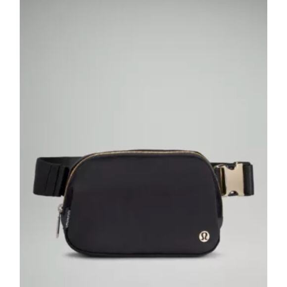 NWT Lululemon Everywhere Belt Bag 1L Velour Black Gold One Size - Picture 1 of 6
